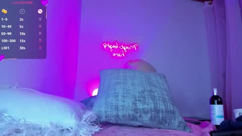 Eva Shinee online show from 02.24.25