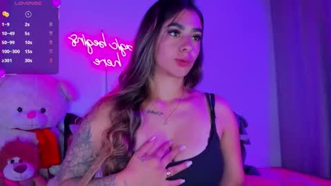 Eva Shinee online show from 11.06.25