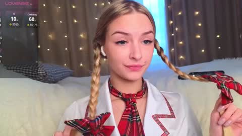 Snapshot of eva_vex chatting on 01.08.25 Hello Im Eva online show from 01.08.25