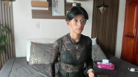 Snapshot of evaa_campbell chatting on 04.15.26 Eva online show from 04.15.26