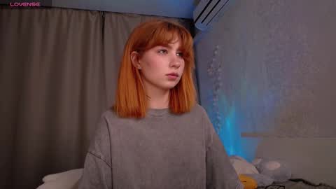 Snapshot of evaa_moonn_ chatting on 12.05.25 Eva online show from 12.05.25