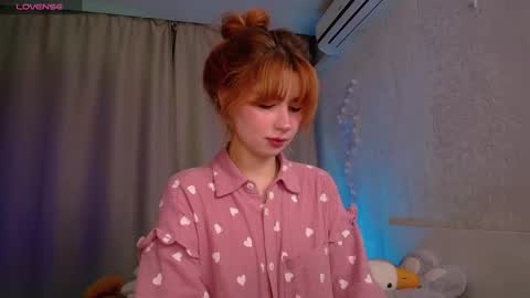 Snapshot of evaa_moonn_ chatting on 12.19.25 Eva online show from 12.19.25