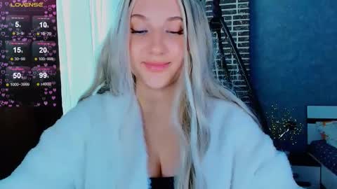 Eva  online show from 11.06.25