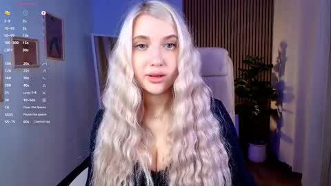 Snapshot of evacadooo chatting on 05.11.26 Eva online show from 05.11.26