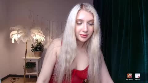 Snapshot of evacadooo chatting on 05.29.26 Eva online show from 05.29.26