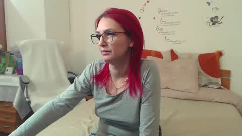 Snapshot of evadesireone chatting on 02.17.25 EvadesireONE online show from 02.17.25