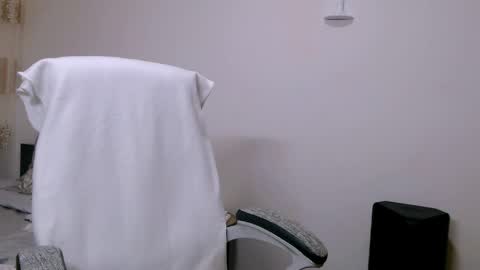 EvadesireONE online show from 04.01.26