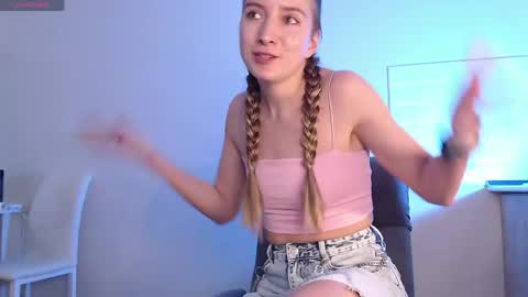Snapshot of evahailey_ chatting on 05.06.26 Eva online show from 05.06.26
