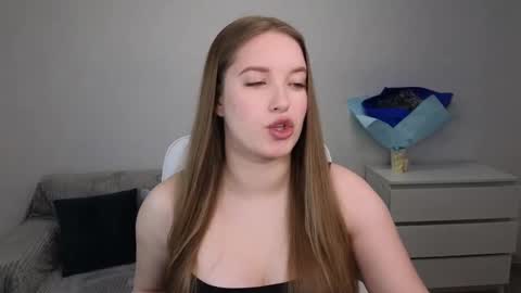 Snapshot of evajuly chatting on 01.09.25 Eva online show from 01.09.25