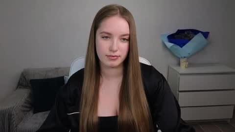 Snapshot of evajuly chatting on 01.09.25 Eva online show from 01.09.25