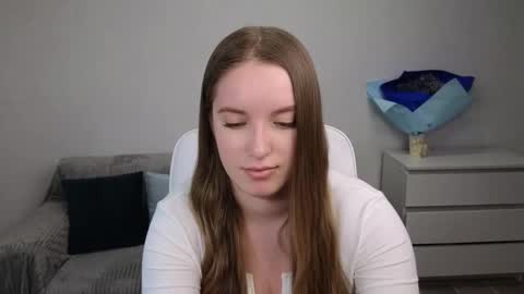 Snapshot of evajuly chatting on 01.12.25 Eva online show from 01.12.25