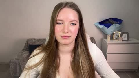 Snapshot of evajuly chatting on 09.08.25 Eva online show from 09.08.25