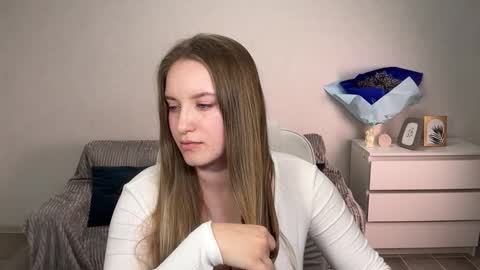 Snapshot of evajuly chatting on 09.14.25 Eva online show from 09.14.25