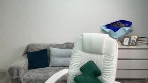 Snapshot of evajuly chatting on 11.25.25 Eva online show from 11.25.25