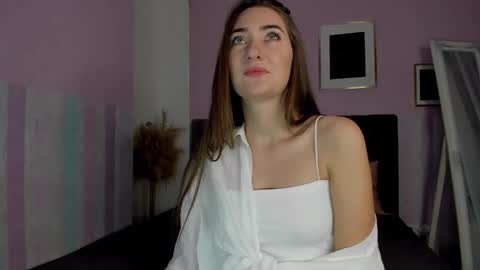 Snapshot of evalaniss chatting on 12.11.24 Eva online show from 12.11.24