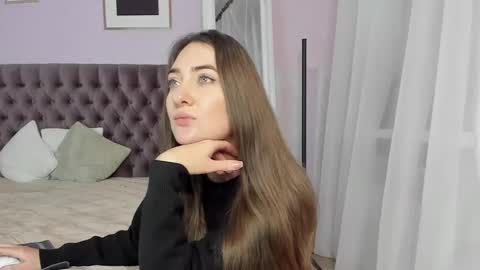 Snapshot of evalaniss chatting on 12.17.24 Eva online show from 12.17.24