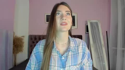 Snapshot of evalaniss chatting on 12.24.24 Eva online show from 12.24.24