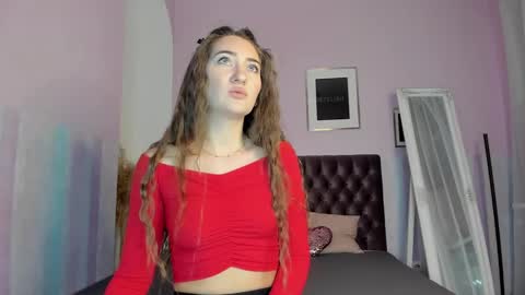 Snapshot of evalaniss chatting on 12.25.24 Eva online show from 12.25.24