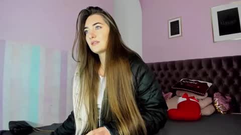 Snapshot of evalaniss chatting on 12.30.24 Eva online show from 12.30.24