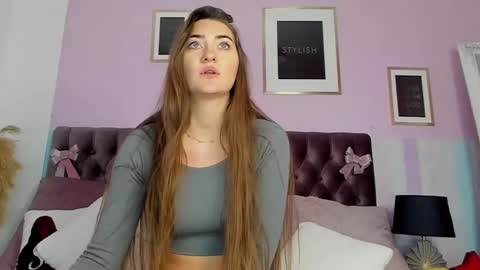 Snapshot of evalaniss chatting on 01.02.25 Eva online show from 01.02.25