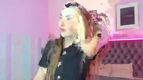 Snapshot of evalaniss chatting on 01.23.25 Eva online show from 01.23.25