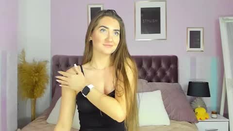 Snapshot of evalaniss chatting on 01.28.25 Eva online show from 01.28.25