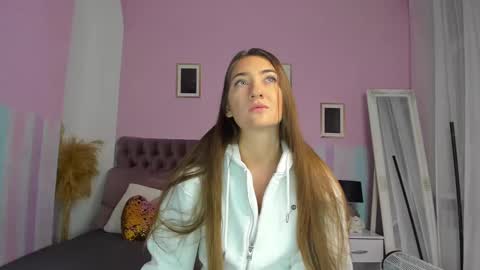 Snapshot of evalaniss chatting on 02.18.25 Eva online show from 02.18.25