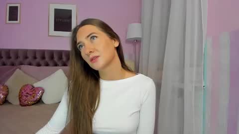 Snapshot of evalaniss chatting on 09.19.25 Eva online show from 09.19.25