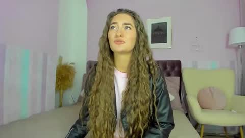 Snapshot of evalaniss chatting on 10.07.25 Eva online show from 10.07.25