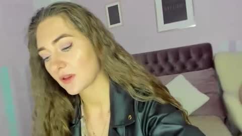 Snapshot of evalaniss chatting on 10.08.25 Eva online show from 10.08.25