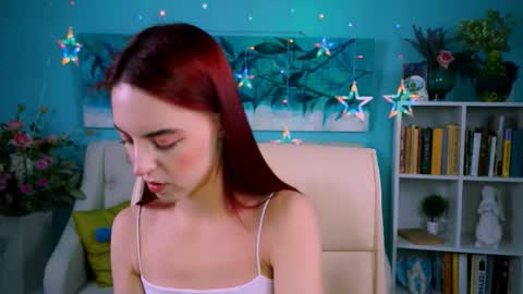 Snapshot of evanellson chatting on 09.29.25 Eva online show from 09.29.25