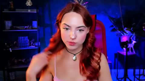 Snapshot of evanellson chatting on 06.10.26 Eva online show from 06.10.26
