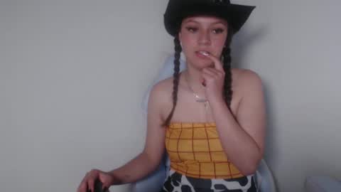 eva  online show from 10.10.25