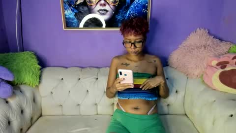 Snapshot of evangely15_ chatting on 10.30.25 evangely15_ online show from 10.30.25