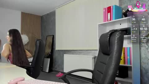 Snapshot of evanoellex chatting on 11.21.25 Your Fantasy online show from 11.21.25