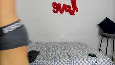 Snapshot of evans_collins24 chatting on 10.10.25 Evans collins24 online show from 10.10.25