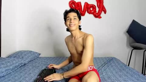 Snapshot of evans_collins24 chatting on 11.30.25 Evans collins24 online show from 11.30.25