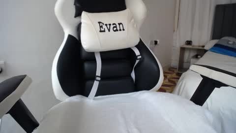 Evan online show from 01.02.25