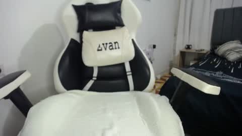 Evan online show from 03.01.25