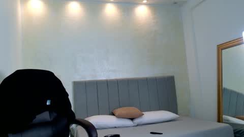 E V A N S online show from 03.08.26