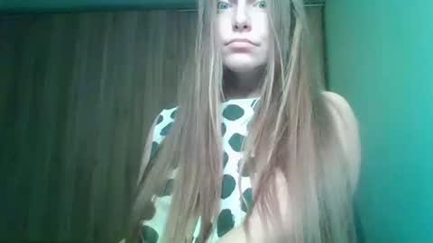 evasapples2026 online show from 02.08.26