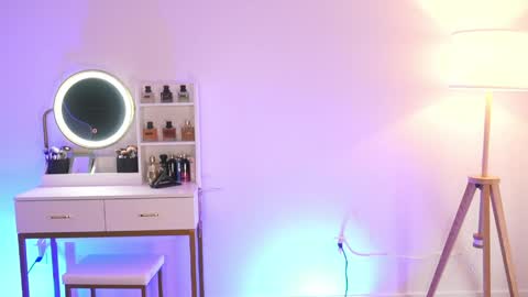 EVA SAVAGEIm recovering from surgery. Ill see you in a couple of weeks. online show from 04.10.26