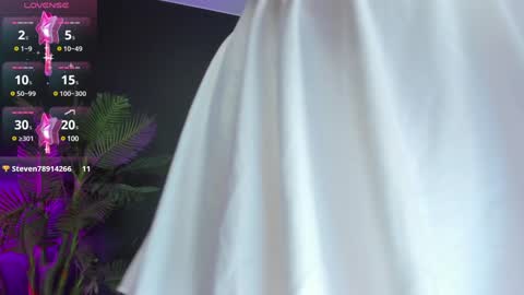 Snapshot of evaselin chatting on 02.06.25 Eva online show from 02.06.25