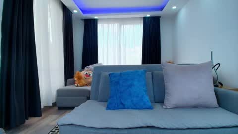  EVA LUNA online show from 11.07.25