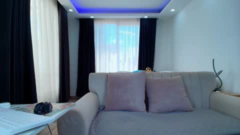 Snapshot of evasweet__ chatting on 02.20.26 EVA LUNA online show from 02.20.26