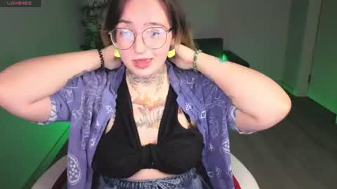 Snapshot of evathewitcher chatting on 06.28.26 EvaTheWitcher online show from 06.28.26