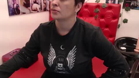 Snapshot of evatwiss chatting on 03.06.25 Eva Twiss online show from 03.06.25