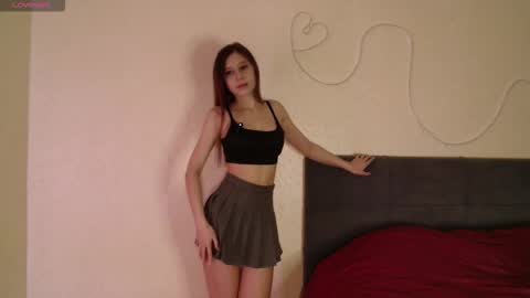 Eva Vuv online show from 12.02.25