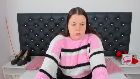 Snapshot of evawetdream chatting on 01.09.25 Eva online show from 01.09.25