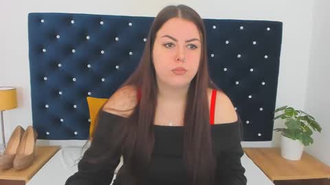 Snapshot of evawetdream chatting on 02.11.25 Eva online show from 02.11.25